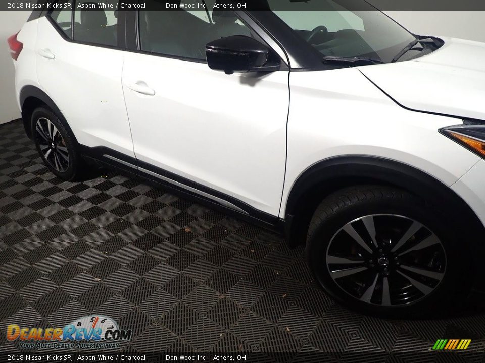 2018 Nissan Kicks SR Aspen White / Charcoal Photo #5