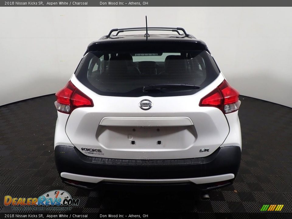 2018 Nissan Kicks SR Aspen White / Charcoal Photo #14