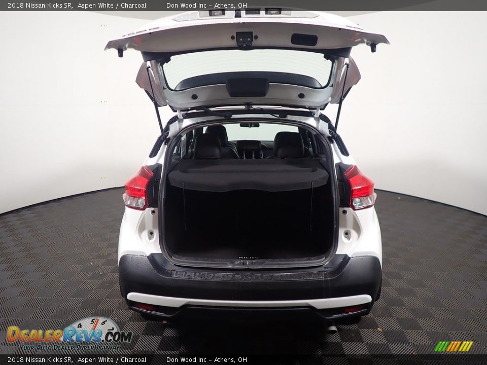 2018 Nissan Kicks SR Aspen White / Charcoal Photo #15