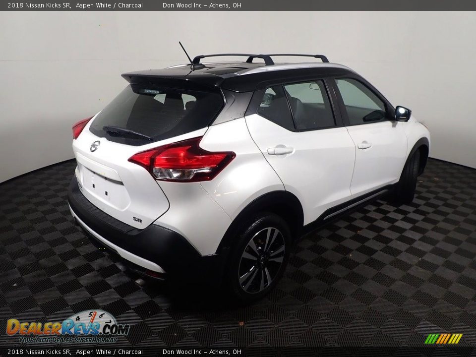 2018 Nissan Kicks SR Aspen White / Charcoal Photo #18