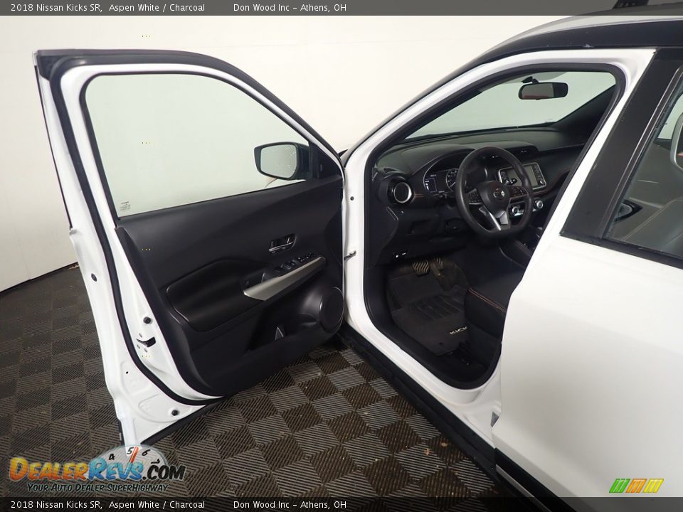 2018 Nissan Kicks SR Aspen White / Charcoal Photo #21