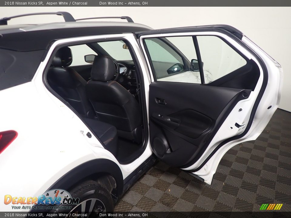 2018 Nissan Kicks SR Aspen White / Charcoal Photo #35
