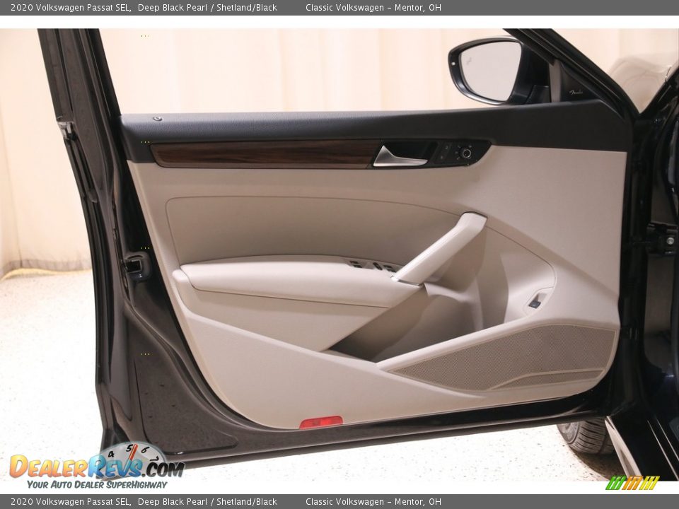 2020 Volkswagen Passat SEL Deep Black Pearl / Shetland/Black Photo #4