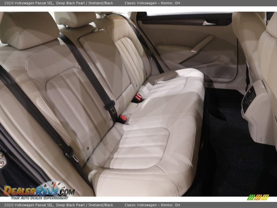 2020 Volkswagen Passat SEL Deep Black Pearl / Shetland/Black Photo #15