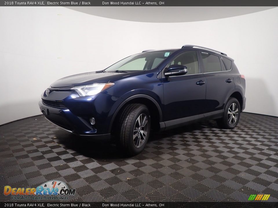 2018 Toyota RAV4 XLE Electric Storm Blue / Black Photo #10