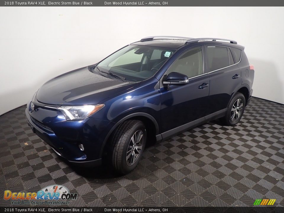 2018 Toyota RAV4 XLE Electric Storm Blue / Black Photo #11