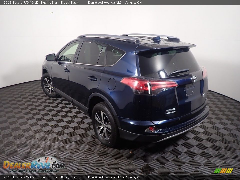 2018 Toyota RAV4 XLE Electric Storm Blue / Black Photo #14