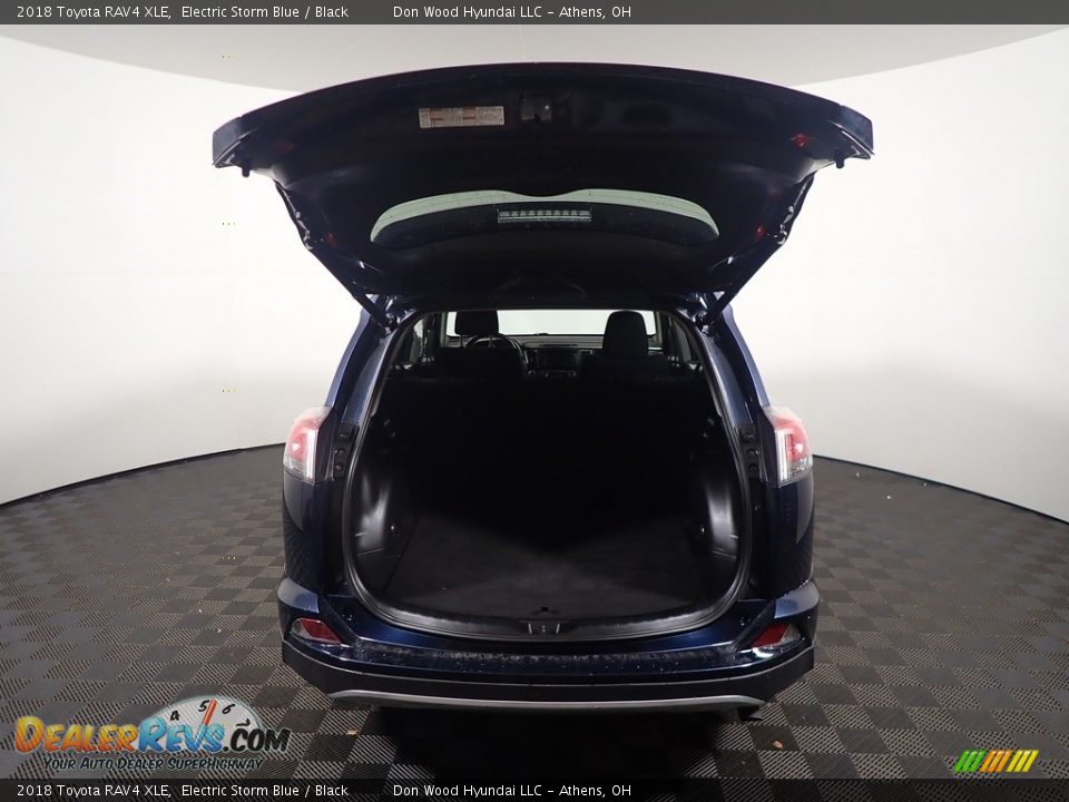 2018 Toyota RAV4 XLE Electric Storm Blue / Black Photo #16