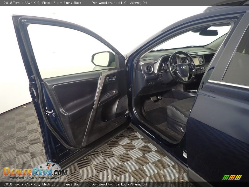 2018 Toyota RAV4 XLE Electric Storm Blue / Black Photo #23