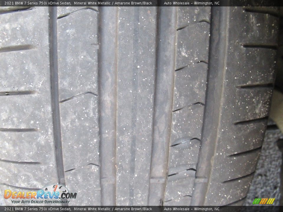 2021 BMW 7 Series 750i xDrive Sedan Mineral White Metallic / Amarone Brown/Black Photo #9