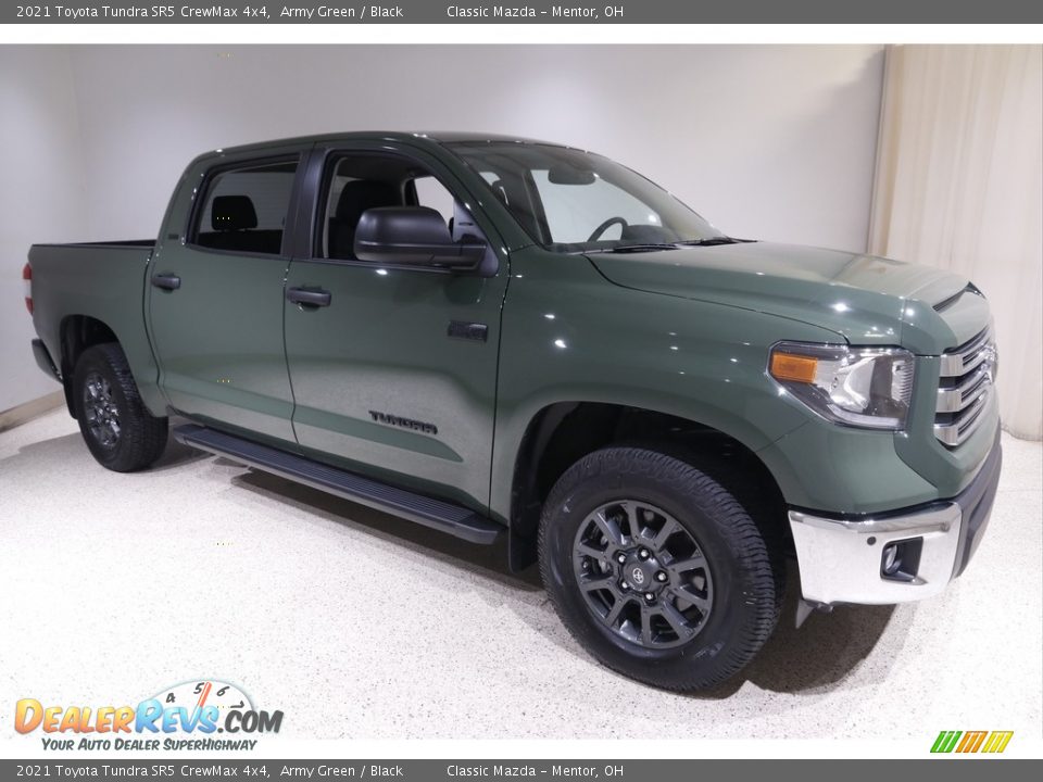 Front 3/4 View of 2021 Toyota Tundra SR5 CrewMax 4x4 Photo #1