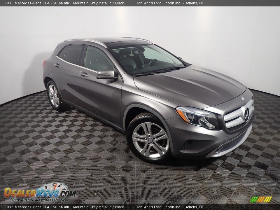 Front 3/4 View of 2015 Mercedes-Benz GLA 250 4Matic Photo #4
