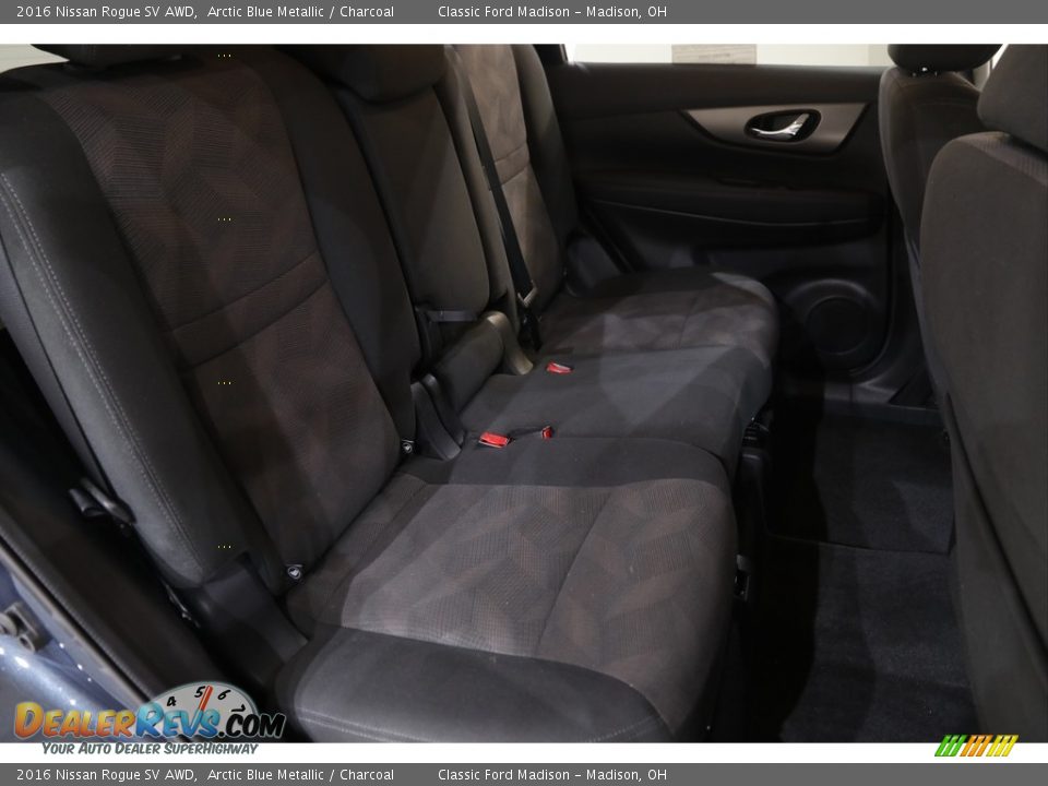 2016 Nissan Rogue SV AWD Arctic Blue Metallic / Charcoal Photo #16