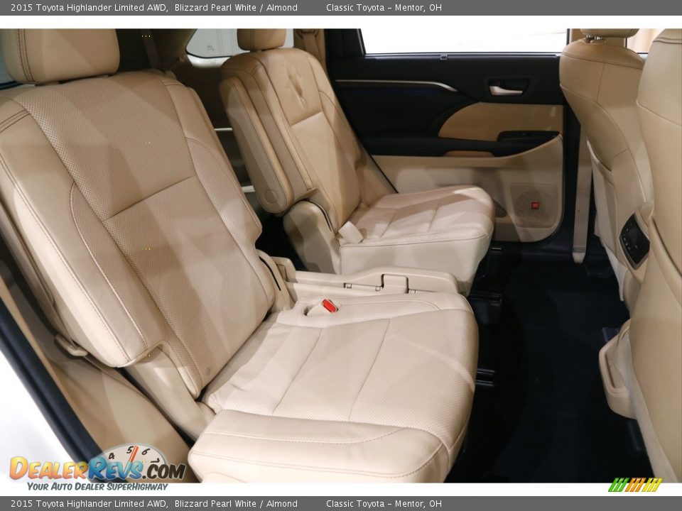 2015 Toyota Highlander Limited AWD Blizzard Pearl White / Almond Photo #17