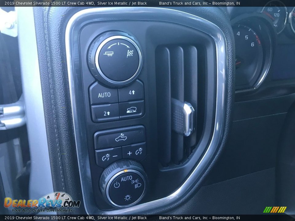 2019 Chevrolet Silverado 1500 LT Crew Cab 4WD Silver Ice Metallic / Jet Black Photo #13