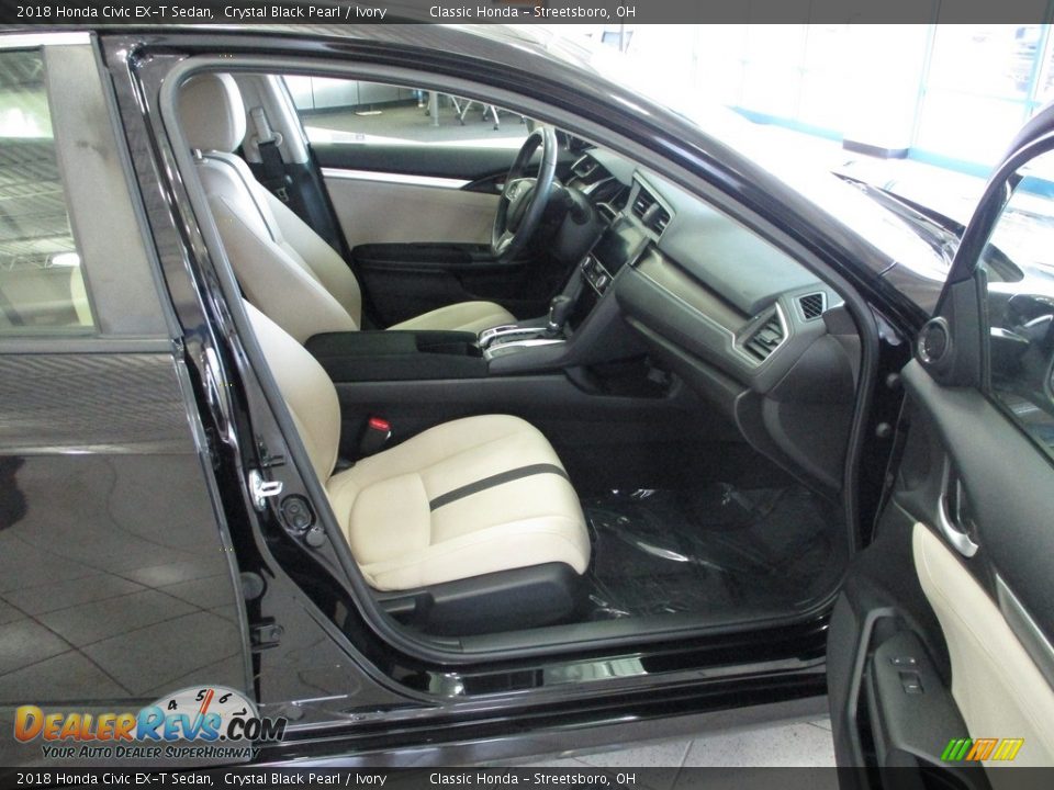 2018 Honda Civic EX-T Sedan Crystal Black Pearl / Ivory Photo #17