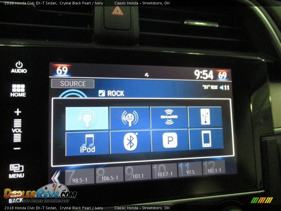 2018 Honda Civic EX-T Sedan Crystal Black Pearl / Ivory Photo #35