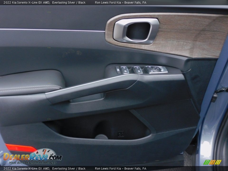 Door Panel of 2022 Kia Sorento X-Line EX AWD Photo #15