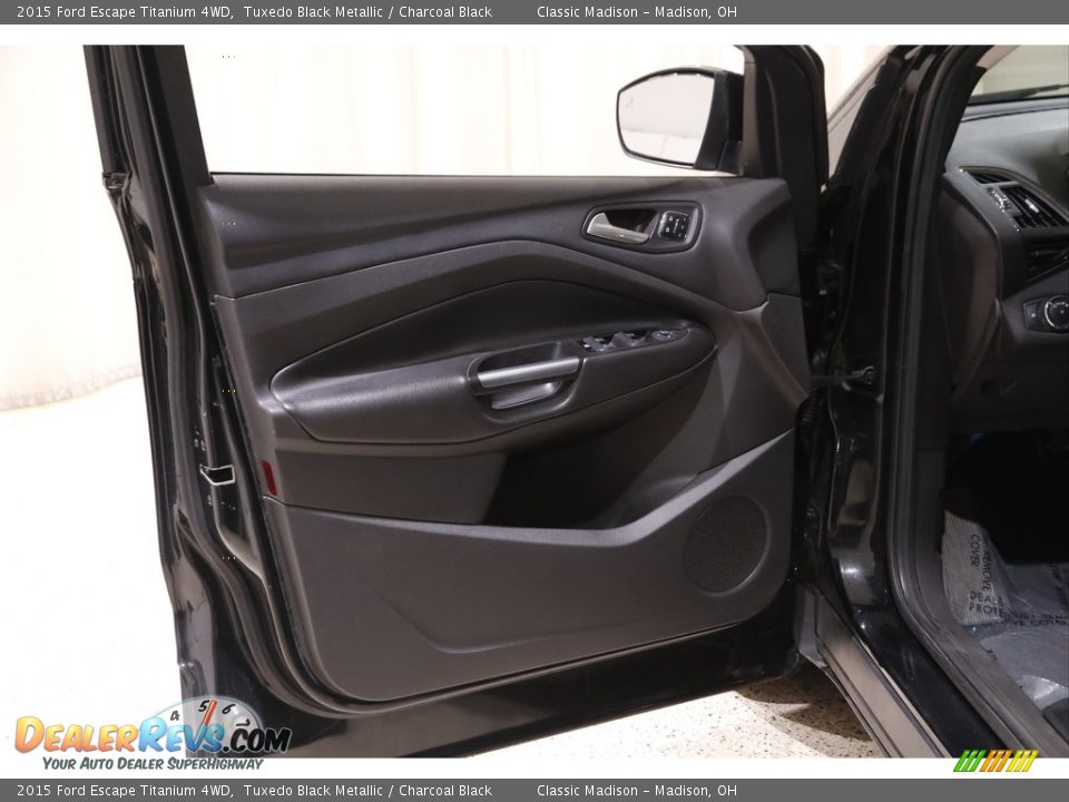 2015 Ford Escape Titanium 4WD Tuxedo Black Metallic / Charcoal Black Photo #4
