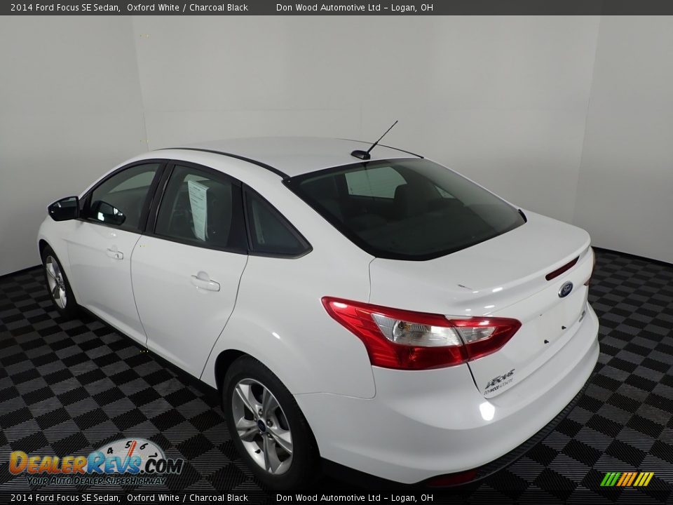 2014 Ford Focus SE Sedan Oxford White / Charcoal Black Photo #9