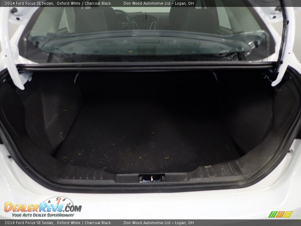 2014 Ford Focus SE Sedan Oxford White / Charcoal Black Photo #12