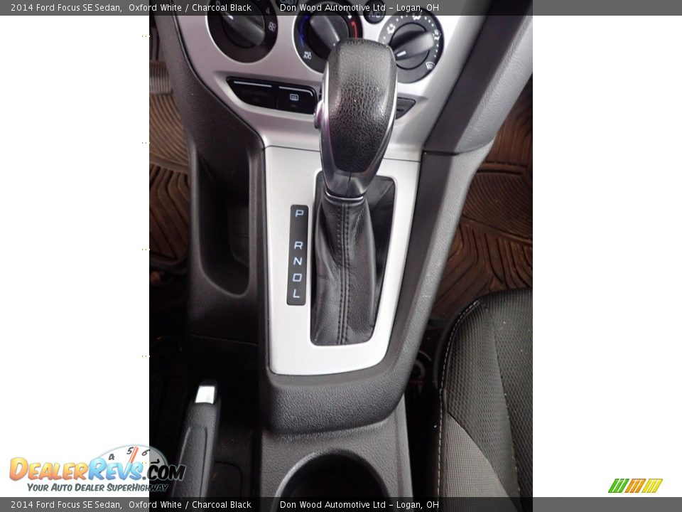 2014 Ford Focus SE Sedan Oxford White / Charcoal Black Photo #24