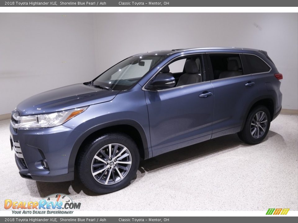 2018 Toyota Highlander XLE Shoreline Blue Pearl / Ash Photo #3