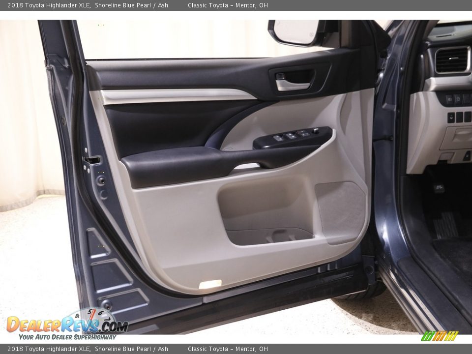 2018 Toyota Highlander XLE Shoreline Blue Pearl / Ash Photo #4
