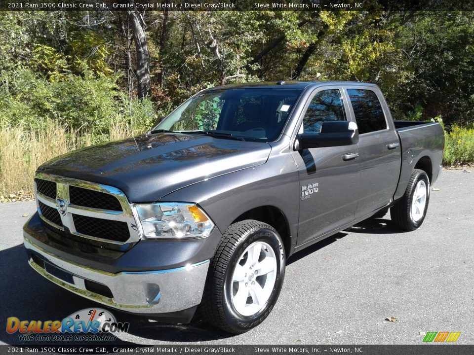 Front 3/4 View of 2021 Ram 1500 Classic Crew Cab Photo #2