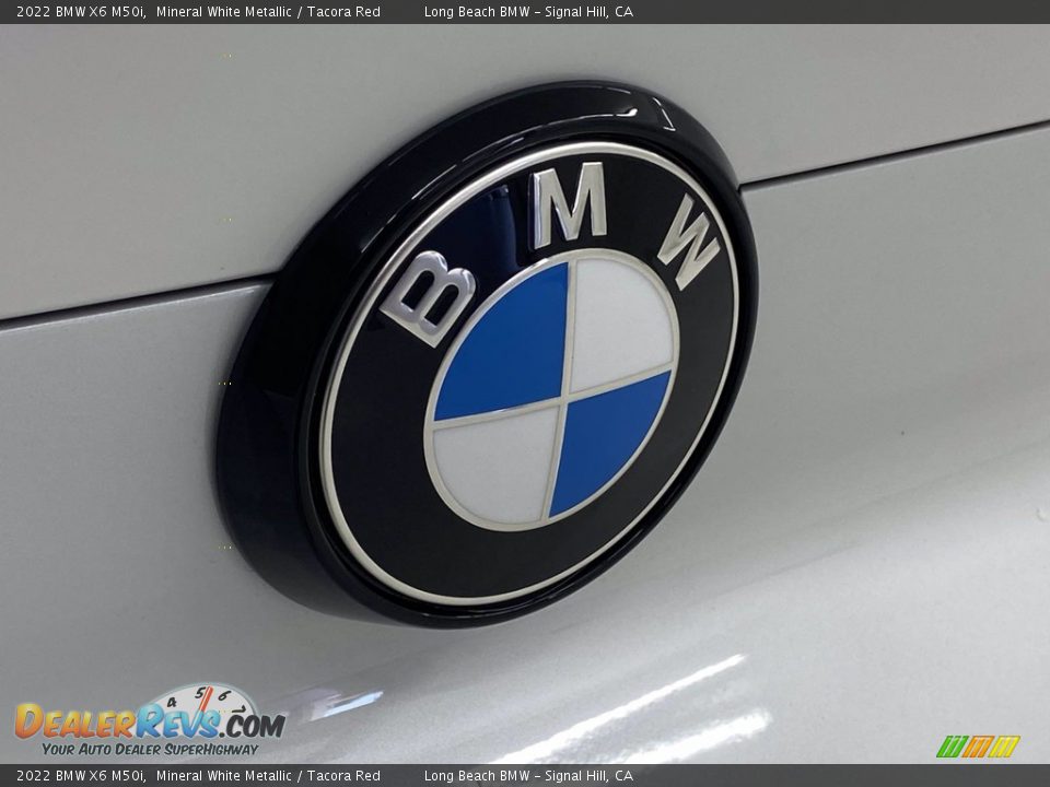 2022 BMW X6 M50i Mineral White Metallic / Tacora Red Photo #7