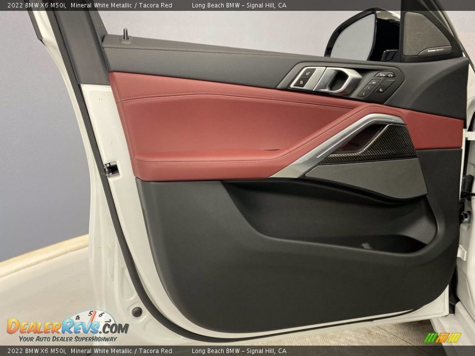 Door Panel of 2022 BMW X6 M50i Photo #11