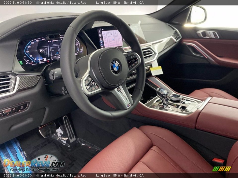 Front Seat of 2022 BMW X6 M50i Photo #13