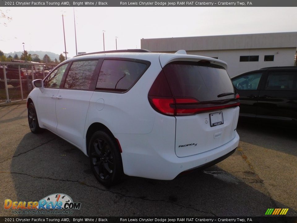 2021 Chrysler Pacifica Touring AWD Bright White / Black Photo #8