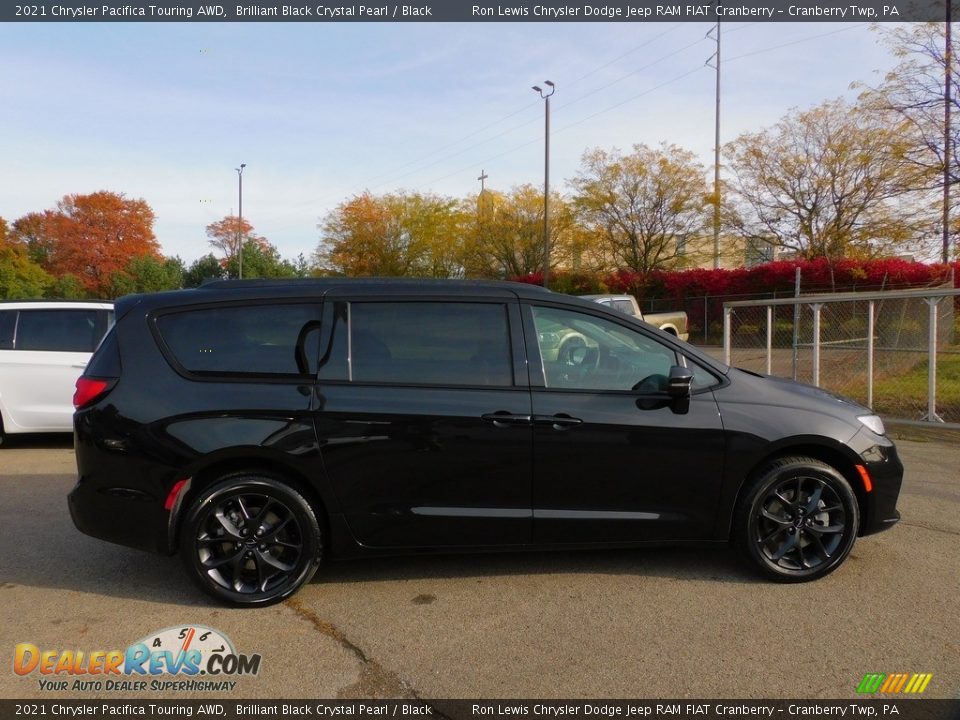 Brilliant Black Crystal Pearl 2021 Chrysler Pacifica Touring AWD Photo #4