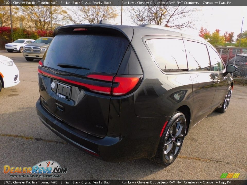 2021 Chrysler Pacifica Touring AWD Brilliant Black Crystal Pearl / Black Photo #5