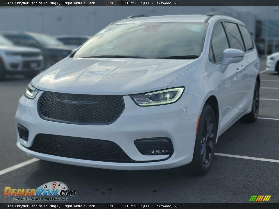 2021 Chrysler Pacifica Touring L Bright White / Black Photo #1