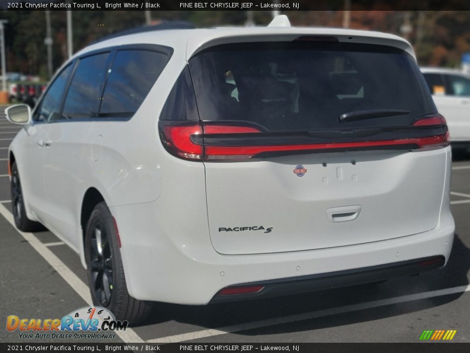 2021 Chrysler Pacifica Touring L Bright White / Black Photo #6