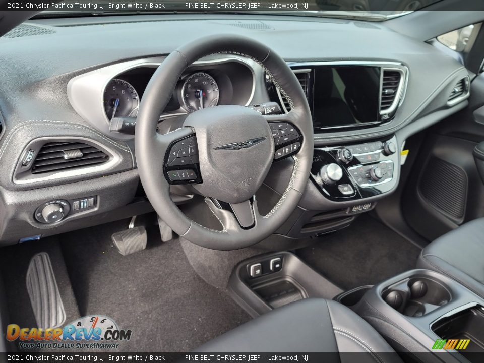 Dashboard of 2021 Chrysler Pacifica Touring L Photo #15