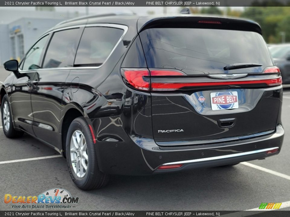 2021 Chrysler Pacifica Touring L Brilliant Black Crystal Pearl / Black/Alloy Photo #6