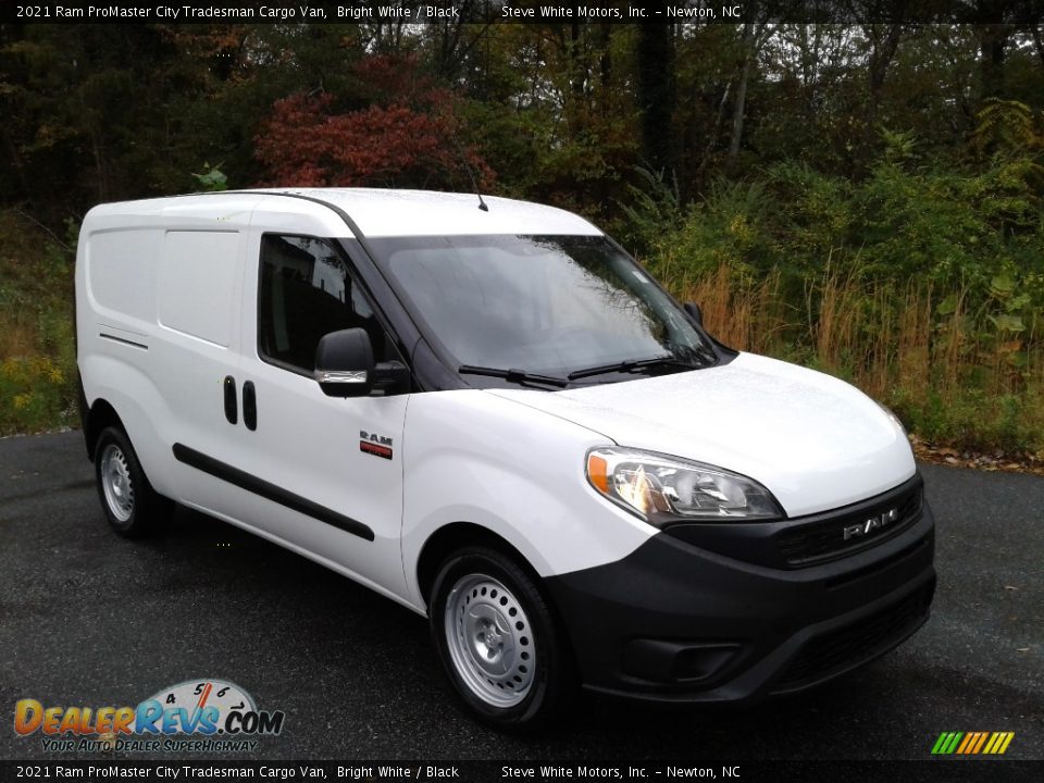 Front 3/4 View of 2021 Ram ProMaster City Tradesman Cargo Van Photo #4