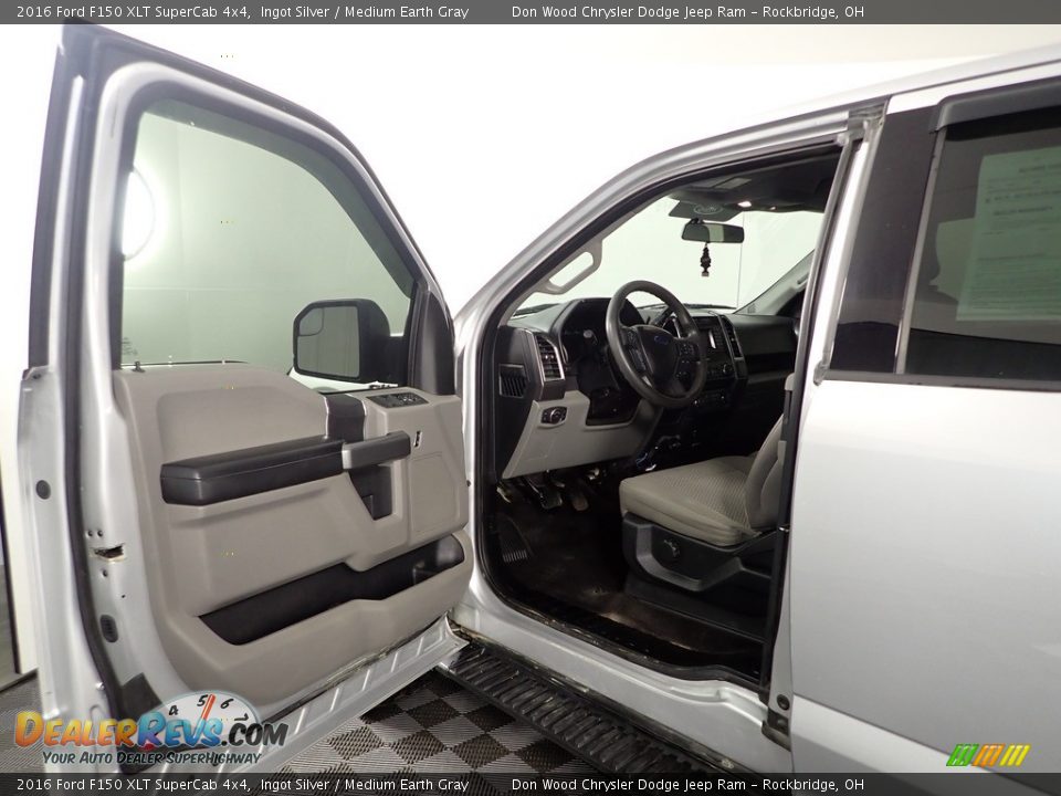 2016 Ford F150 XLT SuperCab 4x4 Ingot Silver / Medium Earth Gray Photo #21