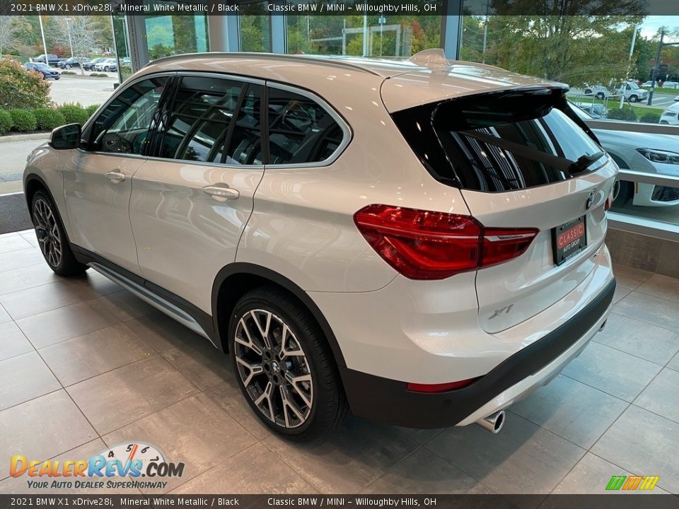 2021 BMW X1 xDrive28i Mineral White Metallic / Black Photo #2