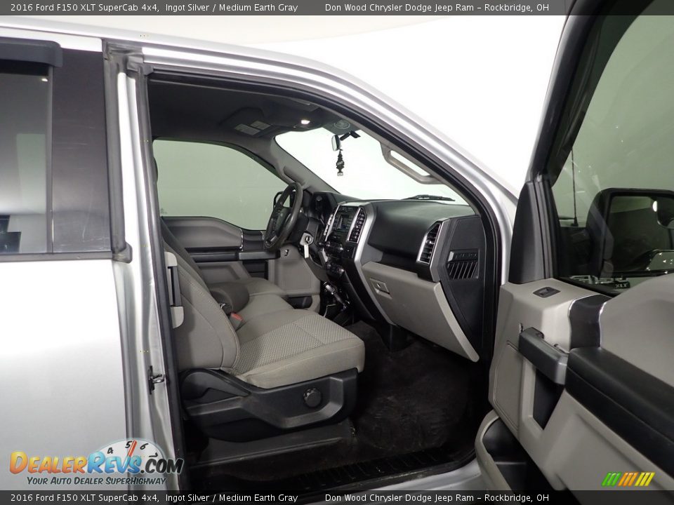 2016 Ford F150 XLT SuperCab 4x4 Ingot Silver / Medium Earth Gray Photo #34