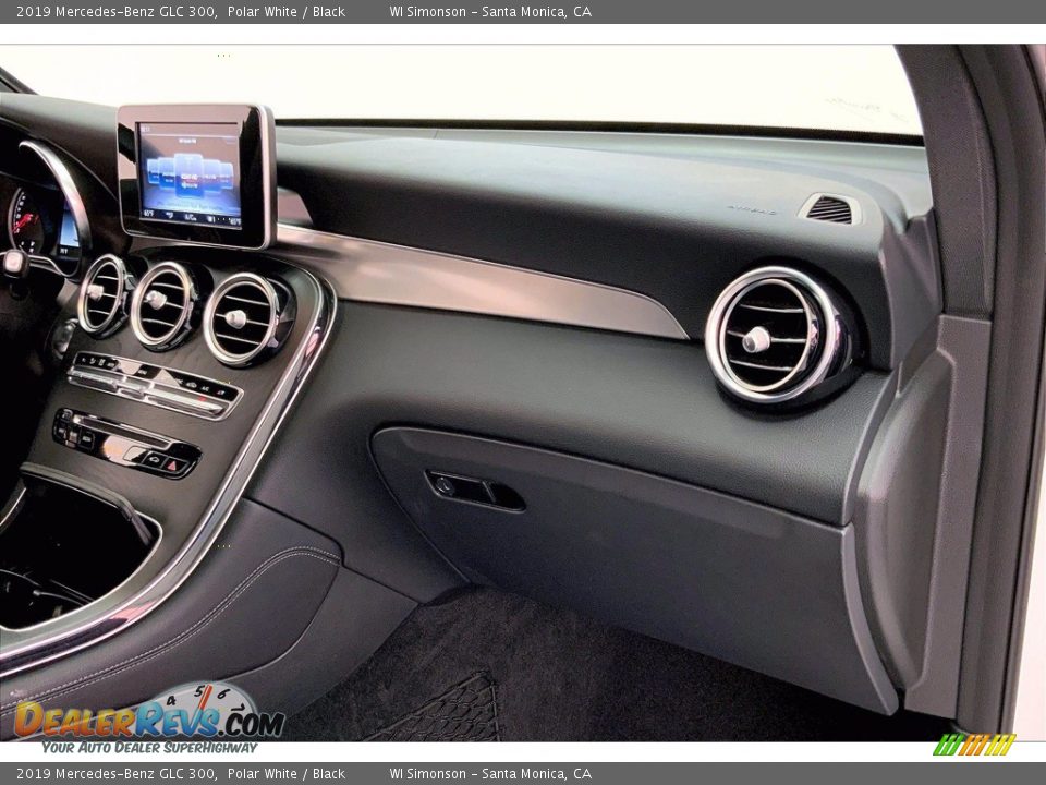 2019 Mercedes-Benz GLC 300 Polar White / Black Photo #16