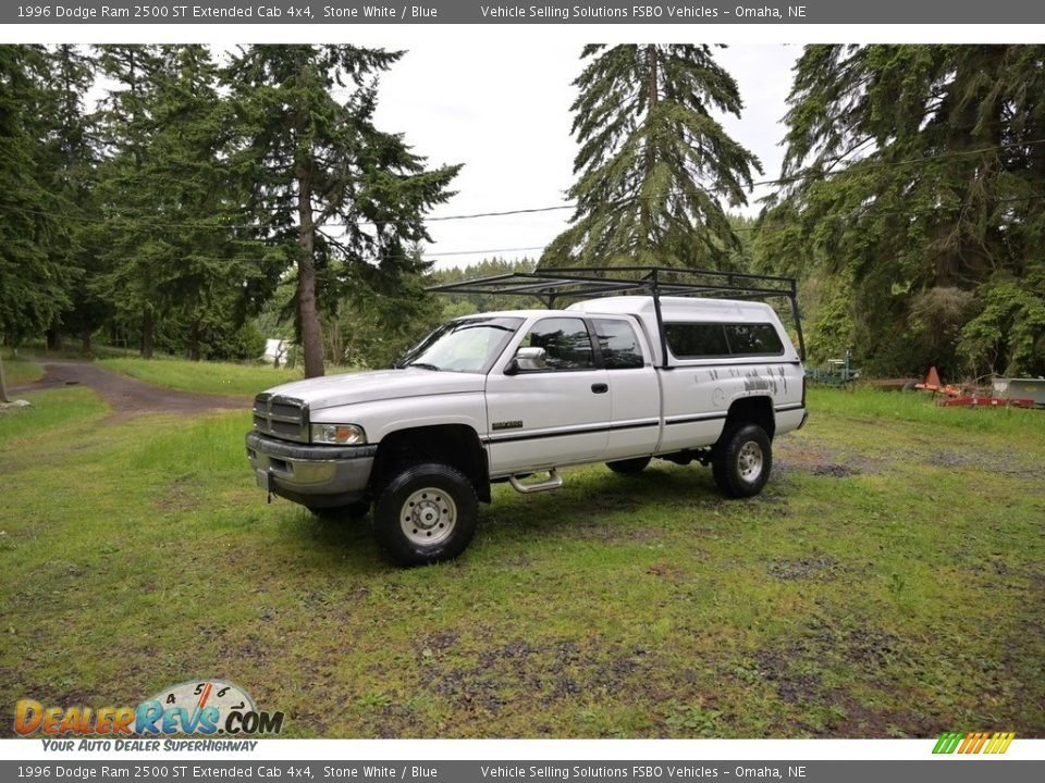 1996 Dodge Ram 2500 ST Extended Cab 4x4 Stone White / Blue Photo #1