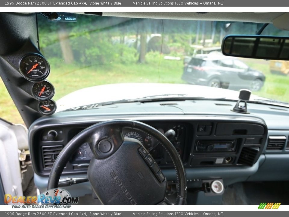 1996 Dodge Ram 2500 ST Extended Cab 4x4 Stone White / Blue Photo #3