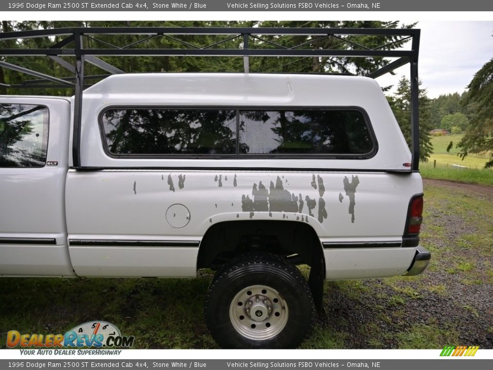 1996 Dodge Ram 2500 ST Extended Cab 4x4 Stone White / Blue Photo #9