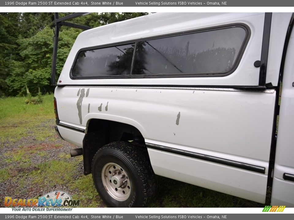 1996 Dodge Ram 2500 ST Extended Cab 4x4 Stone White / Blue Photo #12