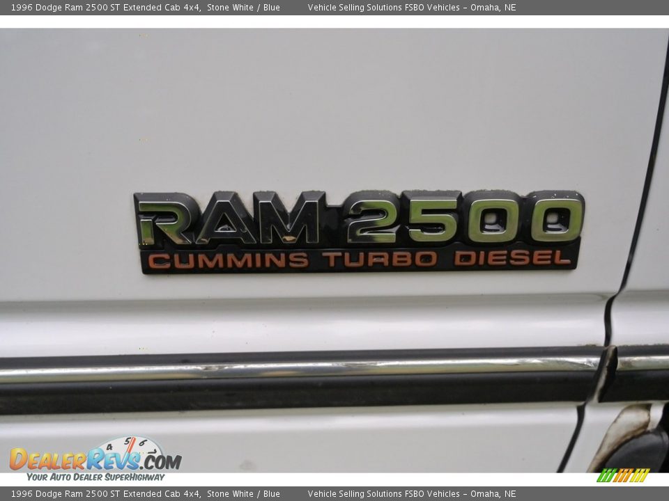1996 Dodge Ram 2500 ST Extended Cab 4x4 Stone White / Blue Photo #14
