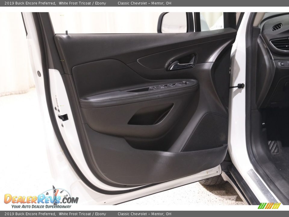 2019 Buick Encore Preferred White Frost Tricoat / Ebony Photo #4